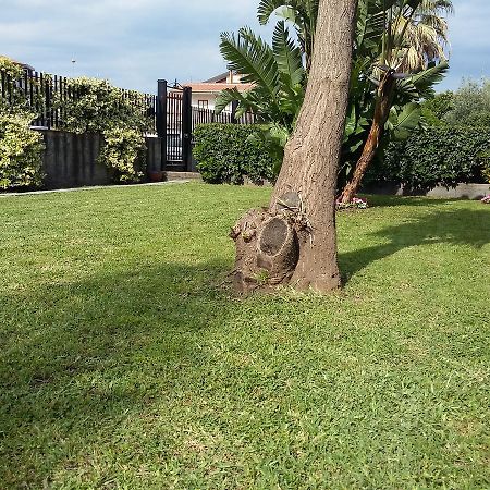 Appartamenti Sole Delle Aci Aci SantʼAntonio Buitenkant foto