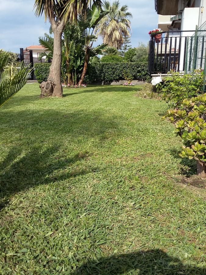 Appartamenti Sole Delle Aci Aci SantʼAntonio Buitenkant foto