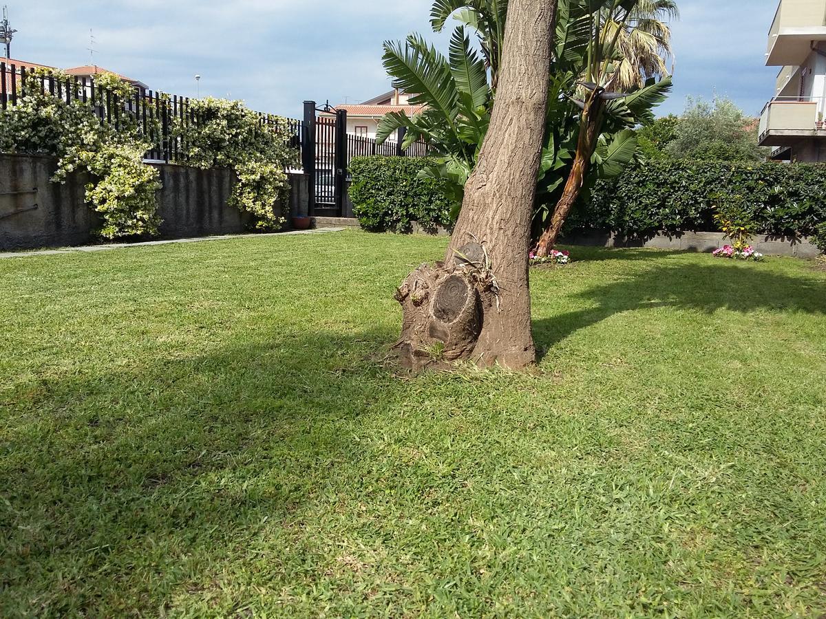 Appartamenti Sole Delle Aci Aci SantʼAntonio Buitenkant foto